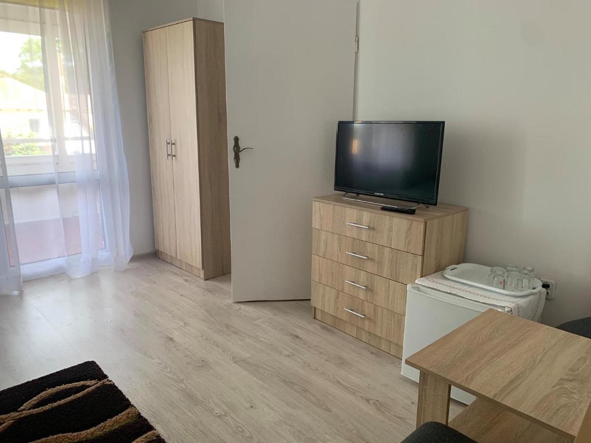 Dom Wczasowy Portowa Przystan 150M Od Plazy Мжежино Екстериор снимка